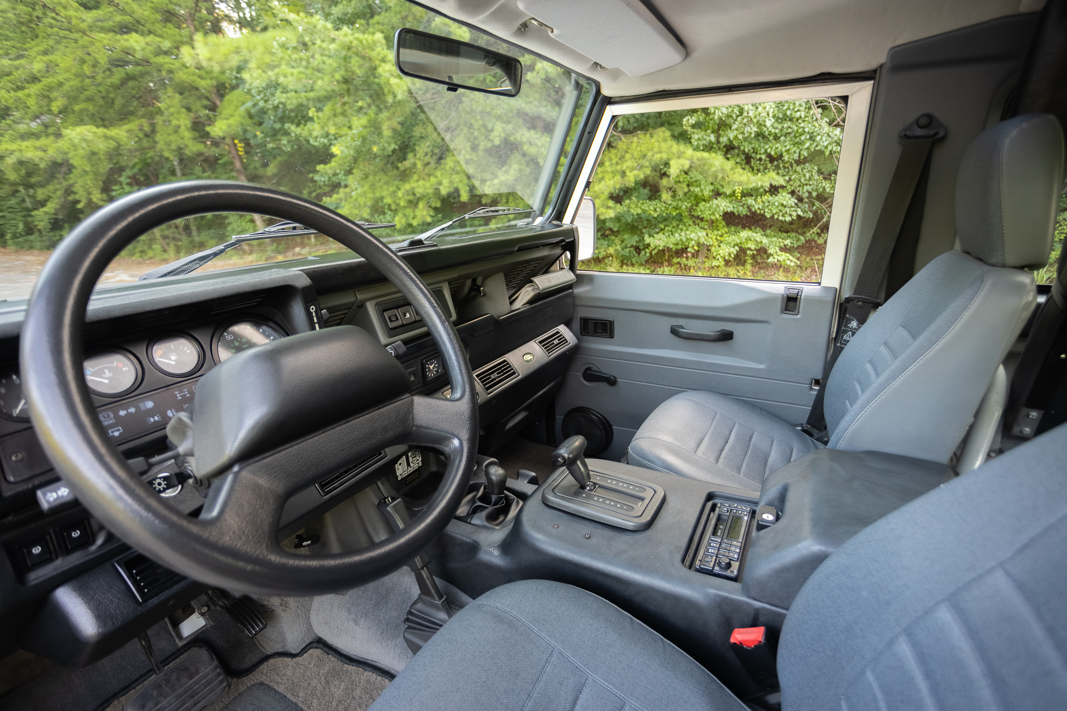 1997 Land Rover Defender Base - Photo 11